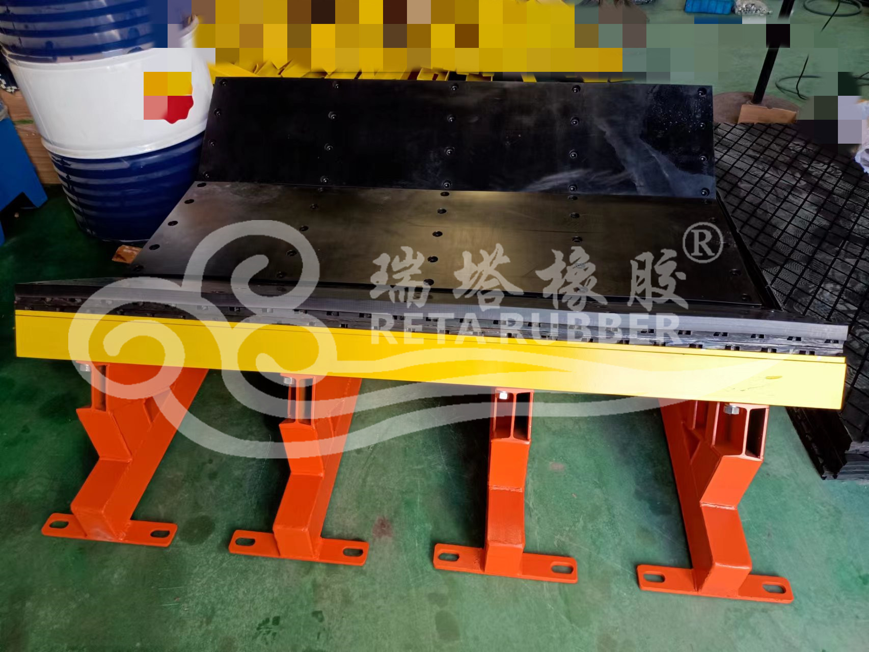 瑞塔橡膠阻燃復(fù)合式重載緩沖床發(fā)貨